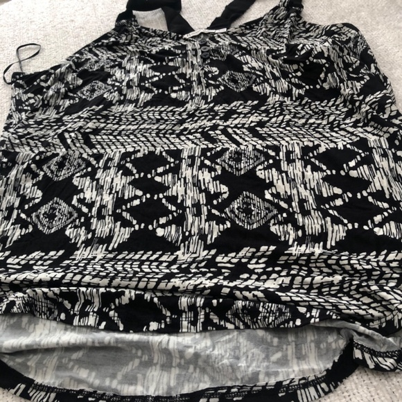 Revolution by Rickis xl tank top. Summery top to wear for those holiday cruises - Picture 5 of 5